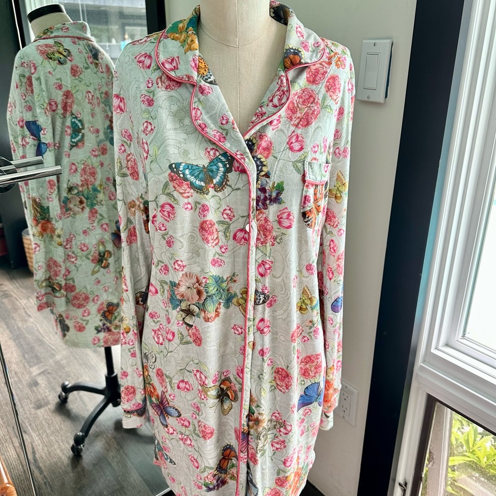 EUC Johnny Was Butterfly Long Sleeve Night shirt   Sz S